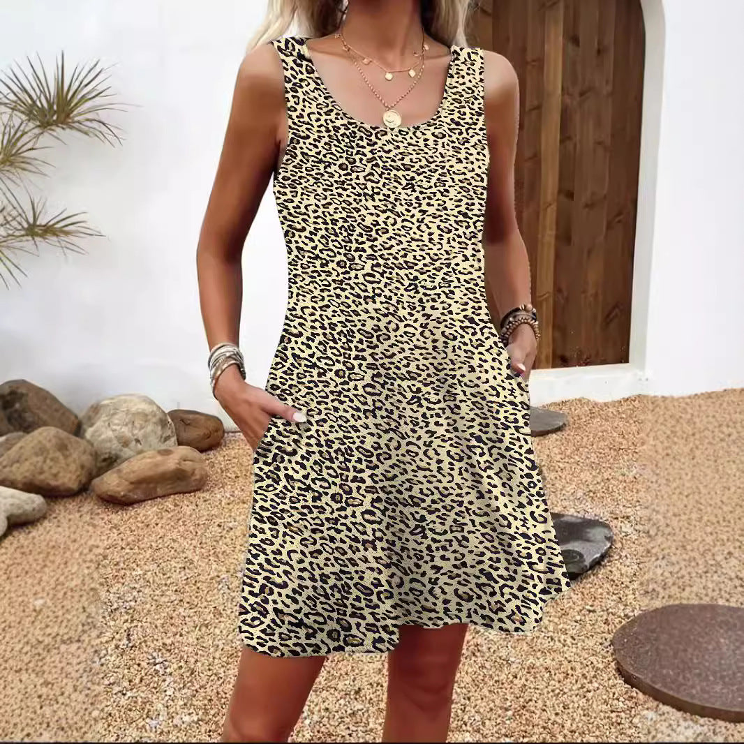 Women's sleeveless casual dress with feather pattern and practical pockets, size
