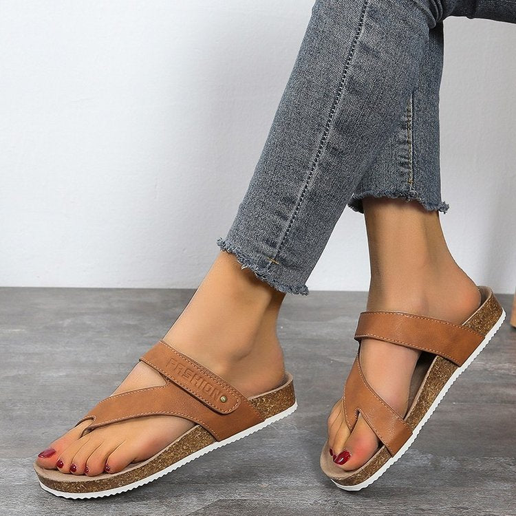 Women's flip-flops with comfortable footbed and modern cork design, size