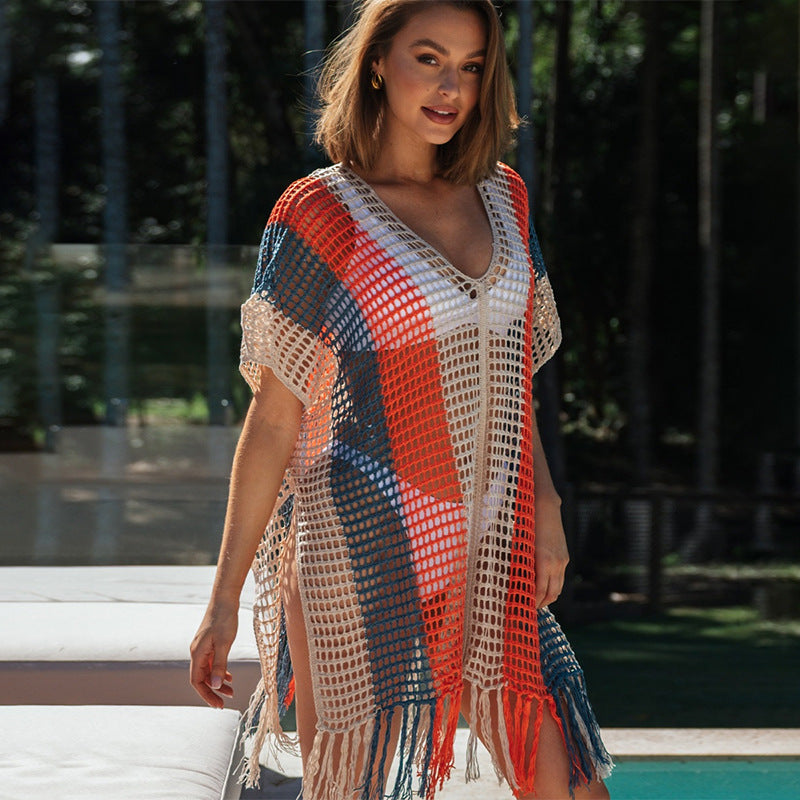 Women's beach tunic with fashionable mesh design and fringed hem, size GR