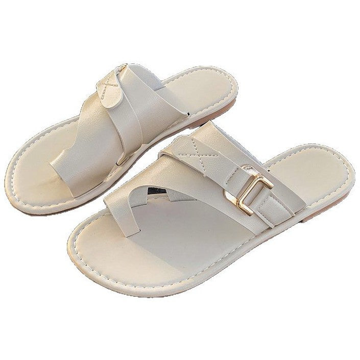 Women's thong sandals with fashionable buckle detail and comfortable footbed, size S