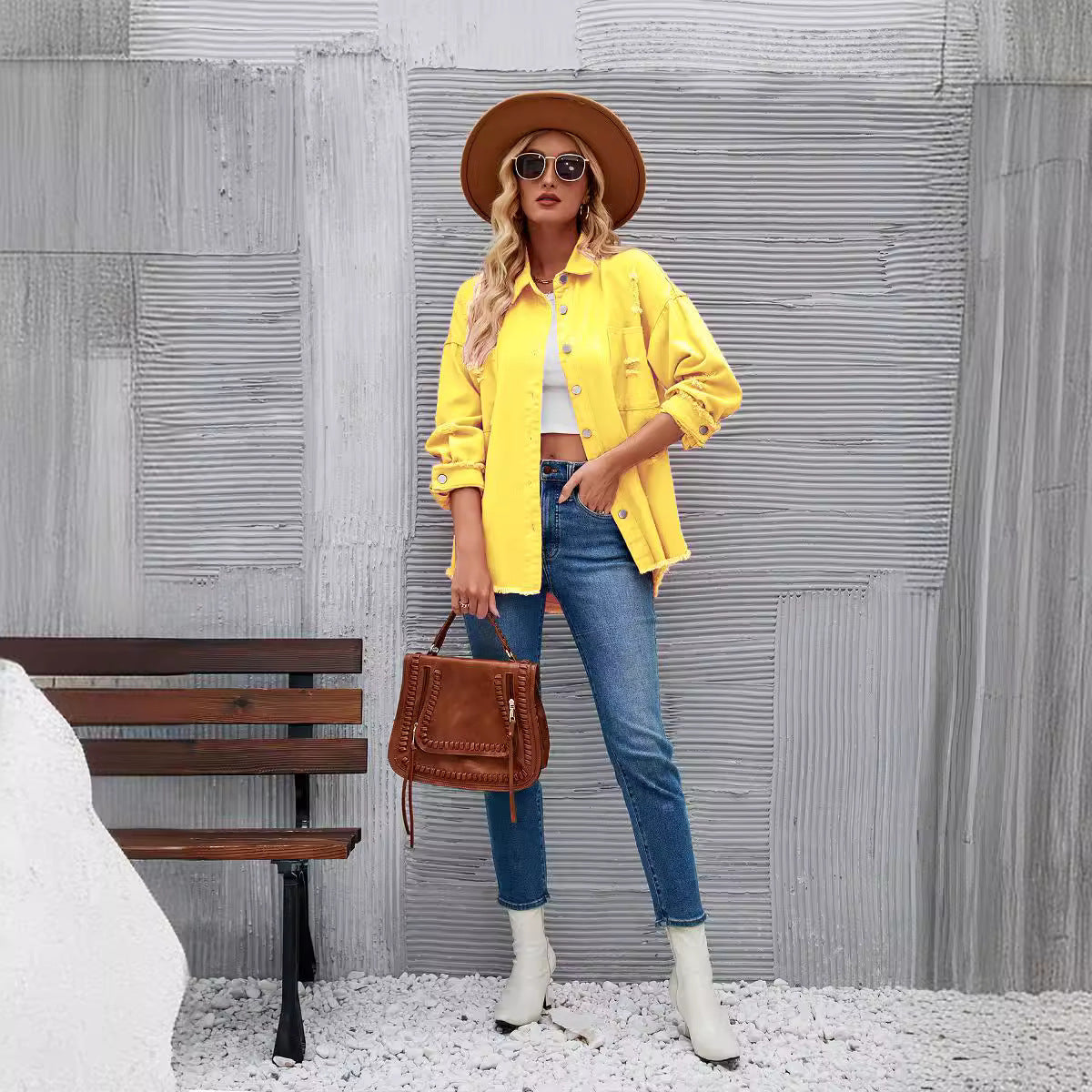 Women's denim shirt jacket in a casual oversized cut with fringed details, size GR