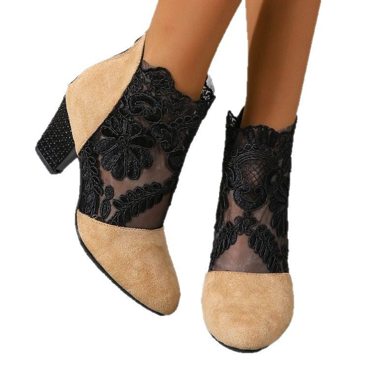 Women's ankle boots with romantic lace upper and comfortable block heel, size S