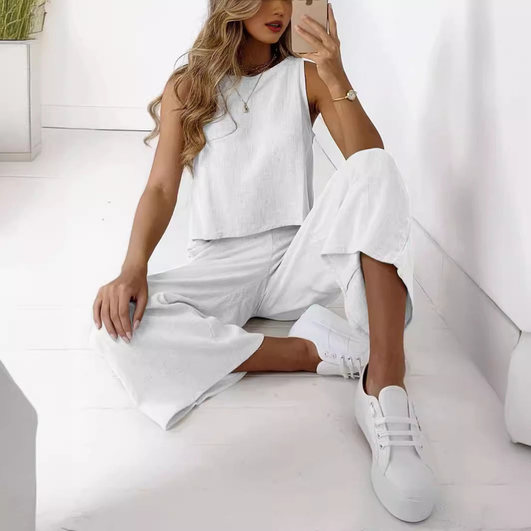 Women's relaxed top and wide-leg trousers set, size