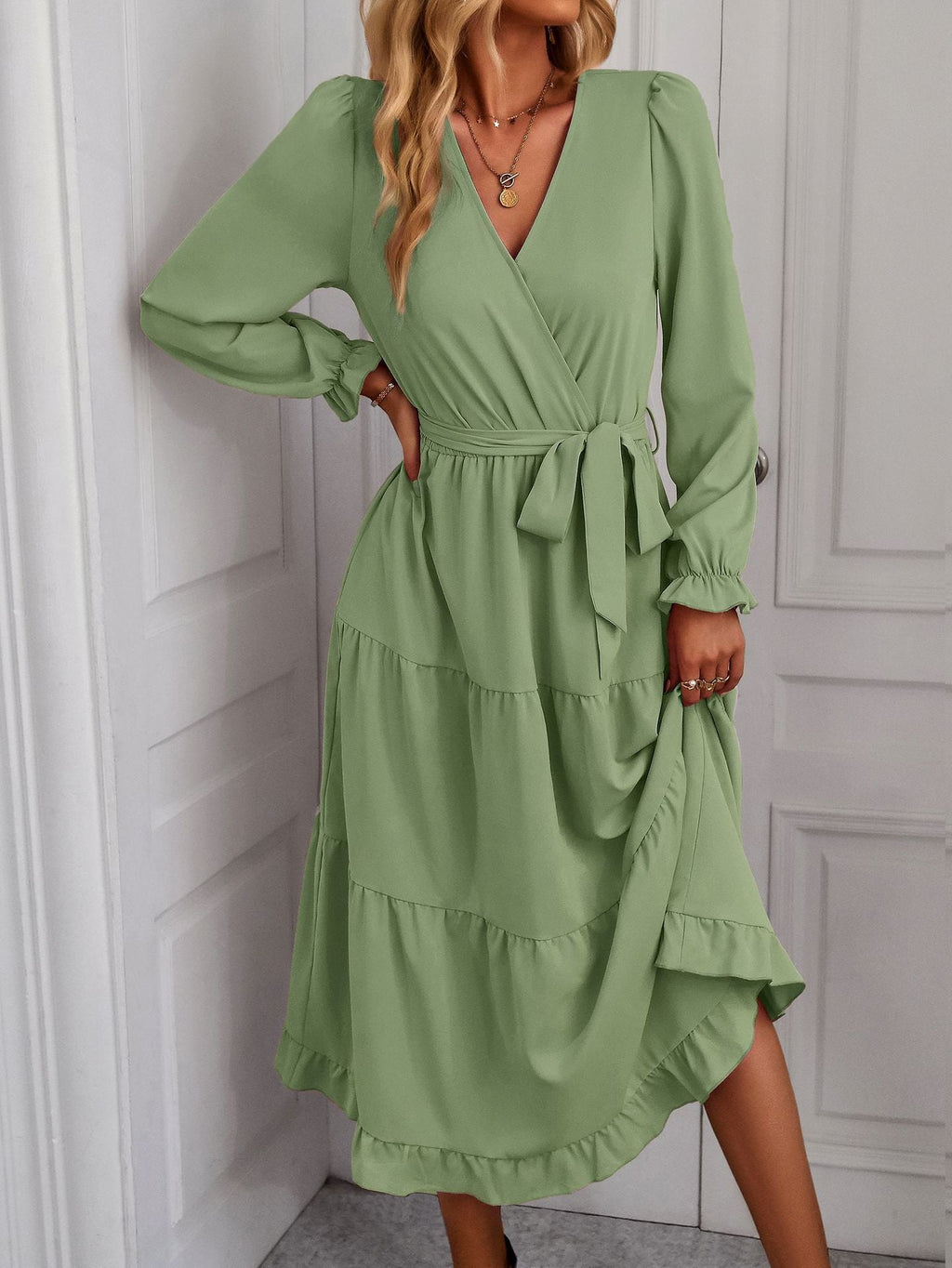 Women's wrap dress with ruffle details and elegant puff sleeves, size [size missing]