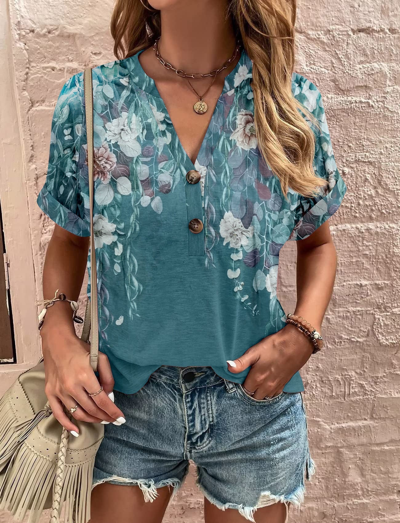 Damen lässiges kurzärmliges Blusenshirt mit verspieltem Paisleymuster und modernen Knopfdetails GR