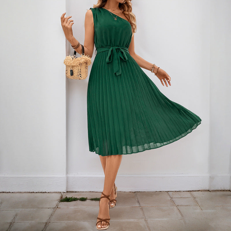 Women's pleated dress with waist belt and elegant V-neck, size
