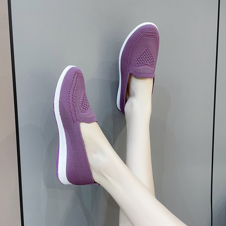 Women's comfortable slip-on sneakers with breathable knit upper, size S