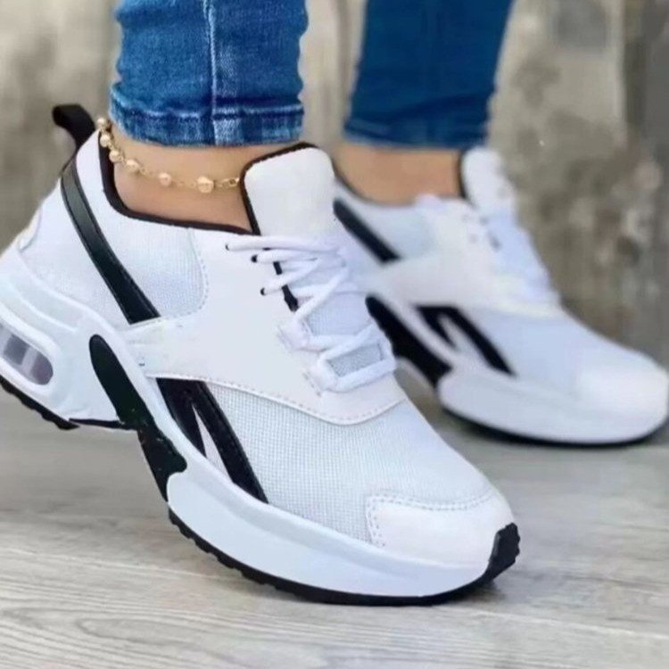 Women's sporty sneakers with breathable mesh upper and cushioned sole, size GR