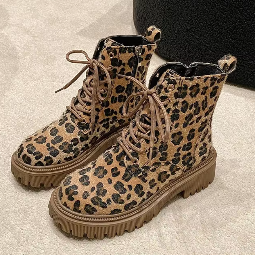 GR | Fashionable boots for women