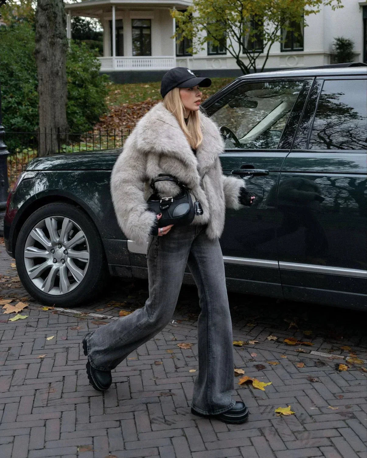 GR women's fur coat with a luxurious touch - Winter 2024 Edition 