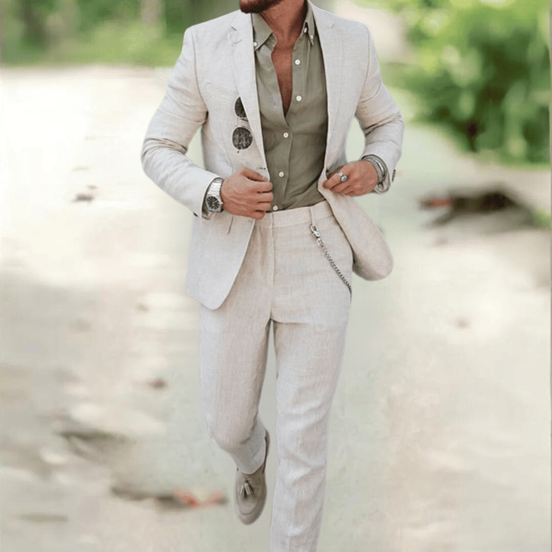 GR | Elegant and luxurious suit