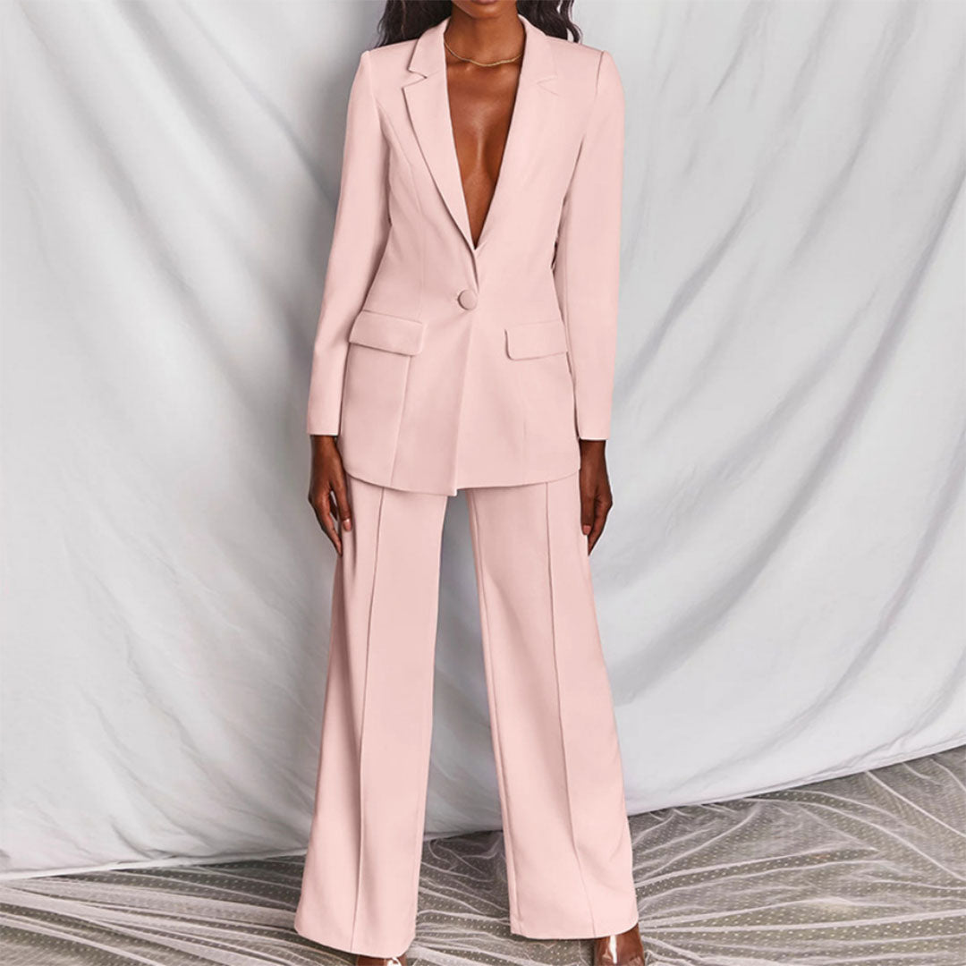 GR | Elegant blazer and trouser ensemble