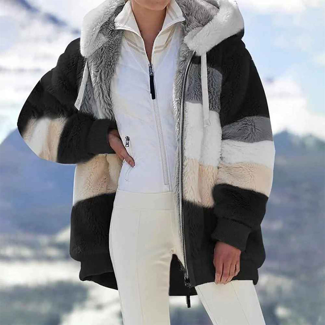 GR | Warm oversized women's jacket with hood, long sleeves, for cold days