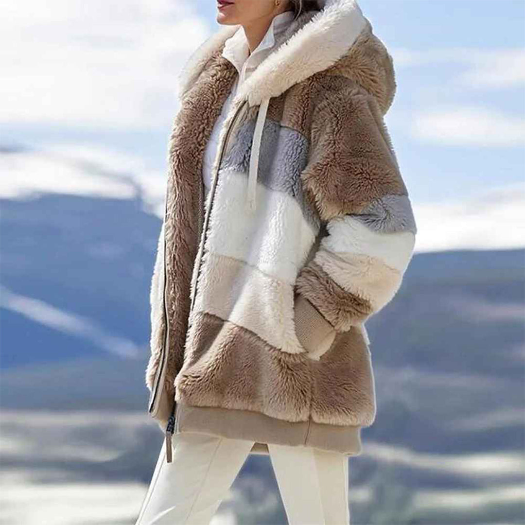 GR | Warm oversized women's jacket with hood, long sleeves, for cold days