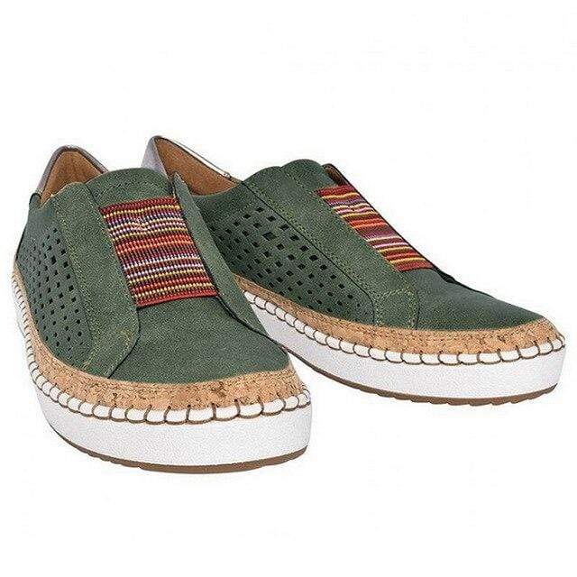 GR | Casual shoes with a flat, non-slip sole for added comfort