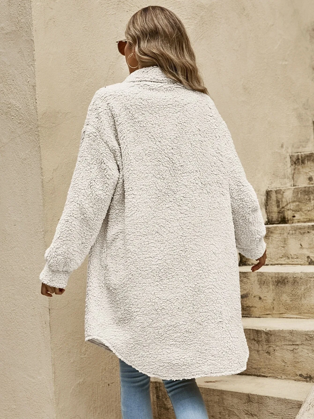 GR - Women's button-up coat with eye-catching buttons
