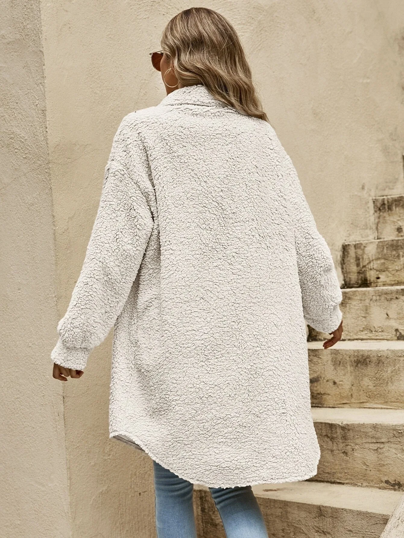GR - Women's button-up coat with eye-catching buttons