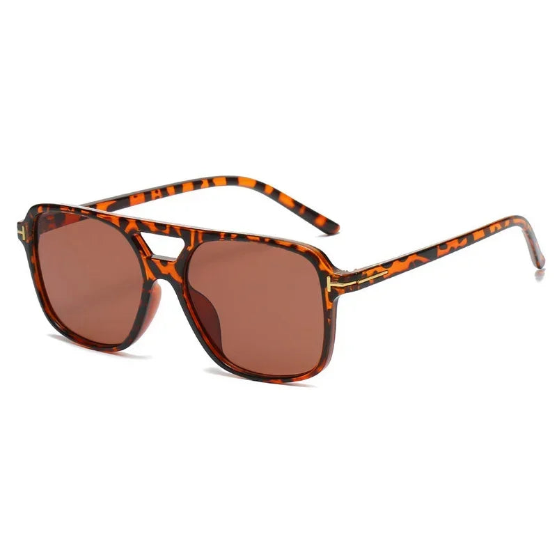 GR | Fashionable sunglasses with UV protection