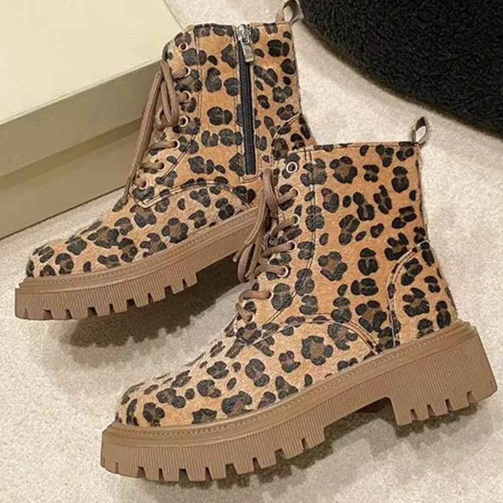 GR | Fashionable boots for women
