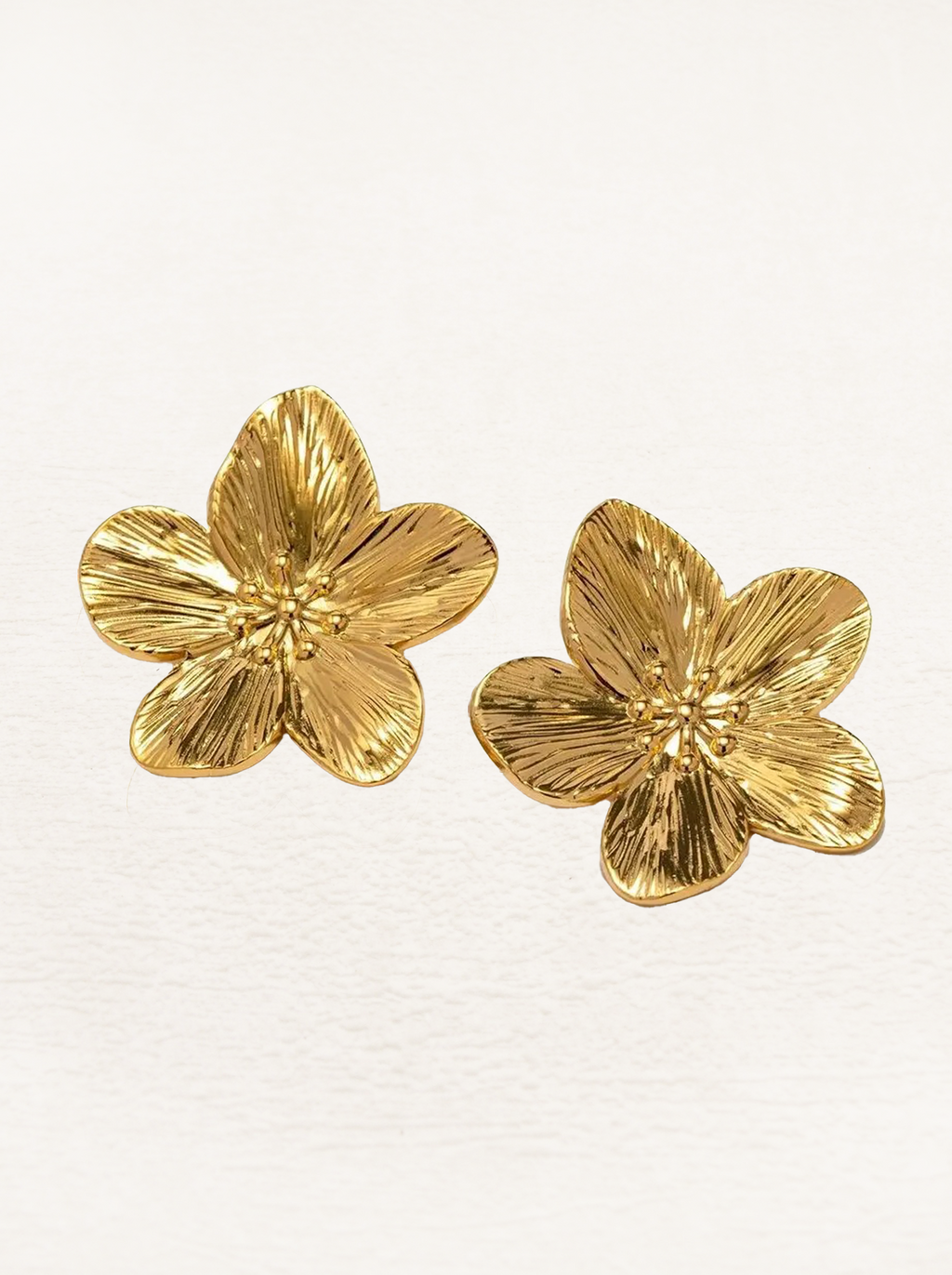 GR | Blossom Earrings Gold With Elegant Petals