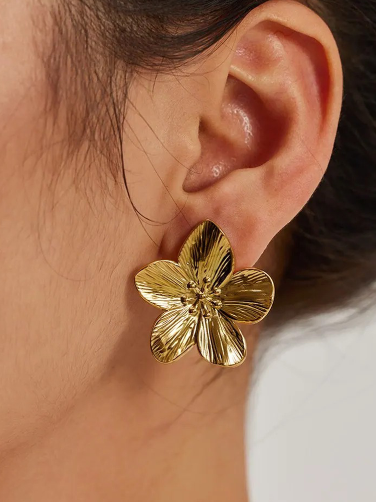 GR | Blossom Earrings Gold With Elegant Petals
