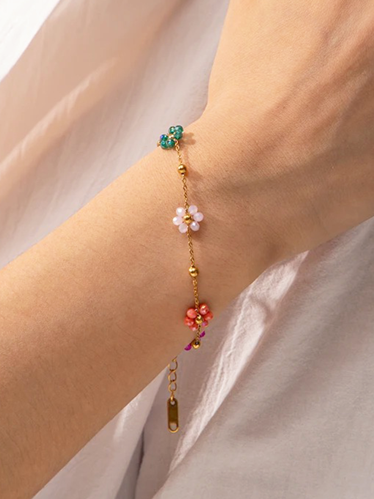 GR | Gold Flower Bracelet for Cheerful Looks