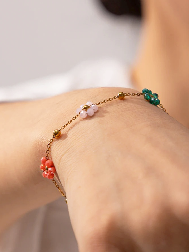 GR | Gold Flower Bracelet for Cheerful Looks