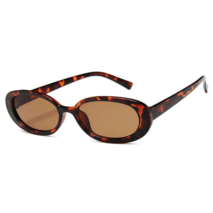 GR | Vintage sunglasses with a classic design for women 