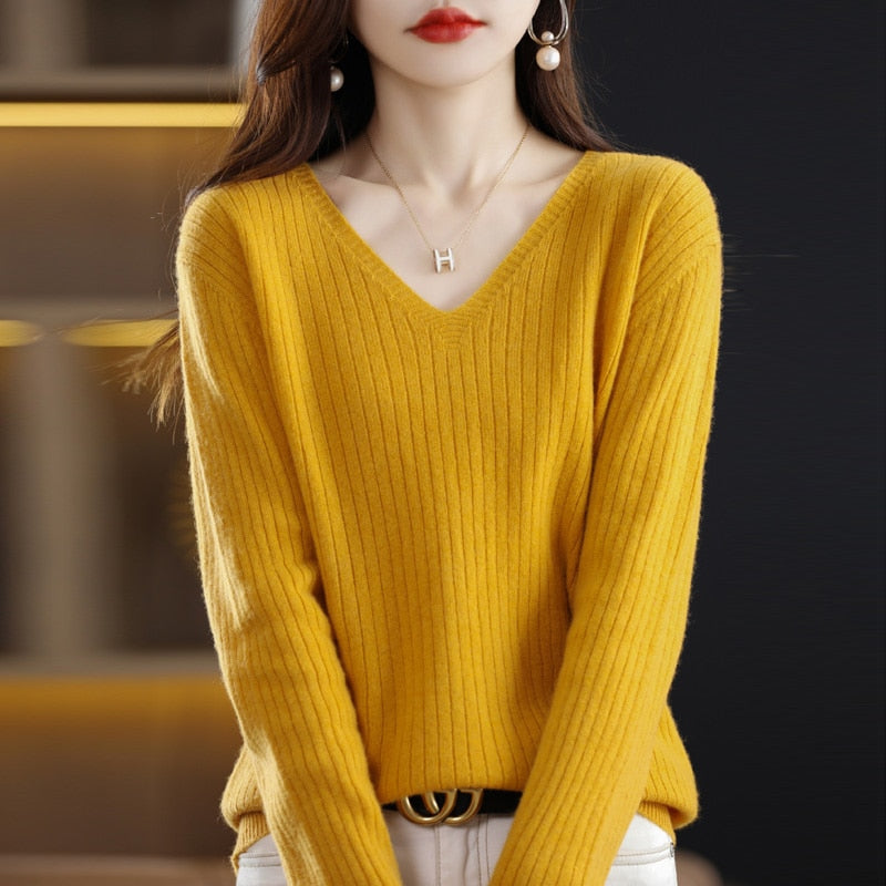 GR - V-neck knitted sweater - Women's elegant patterned sweater