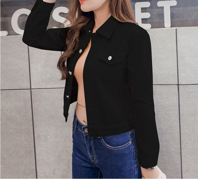 Short denim jacket for elegant outfits