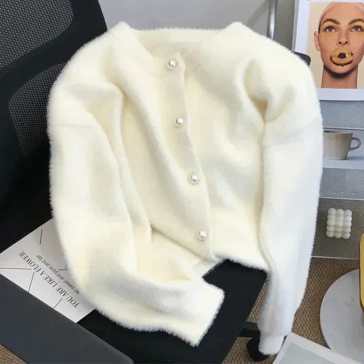 GR | Soft knitted jacket with mother-of-pearl buttons for women