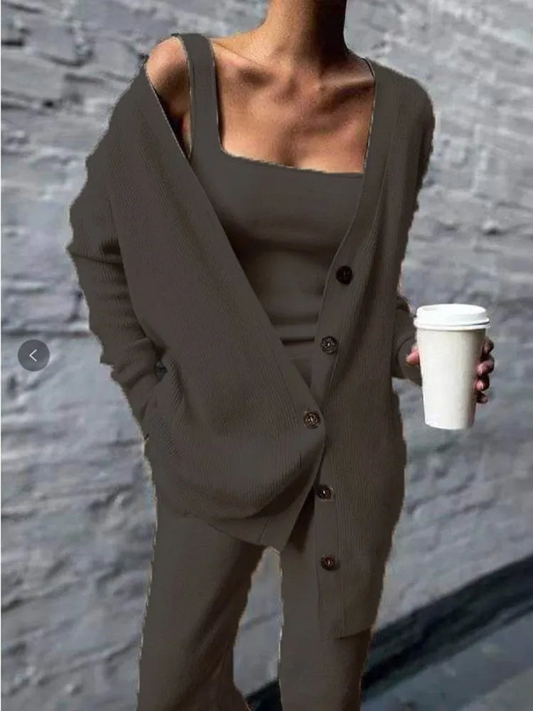 GR - Knitted three-piece set
