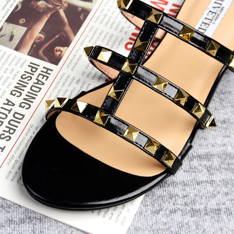 GR | Summer Women's Sandals, Casual Slippers, Flat Shoes, Simple Style, Fashionable Studded Design, Walking and Shopping, Plus Sizes