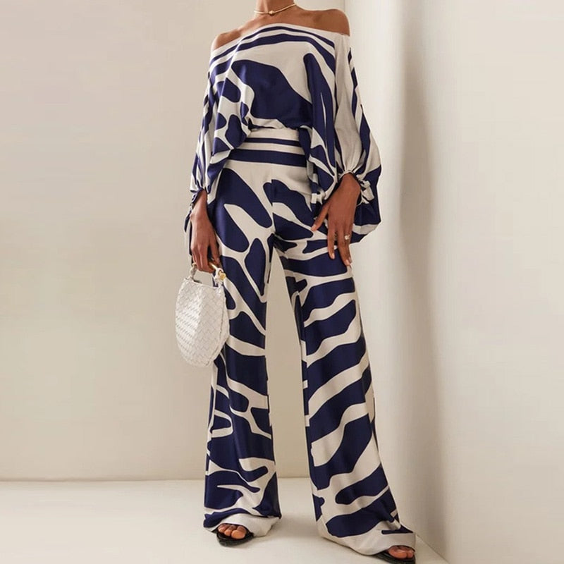 GR | Off-the-shoulder set with a striking pattern