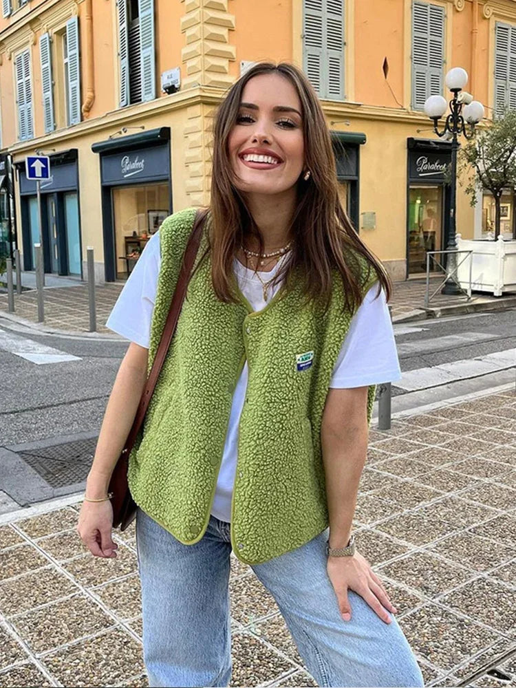 GR | Warm, cozy vest with V-neck for autumn and spring