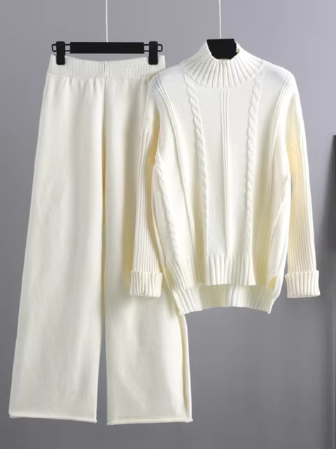 GR | Modern, elegant knit two-piece set