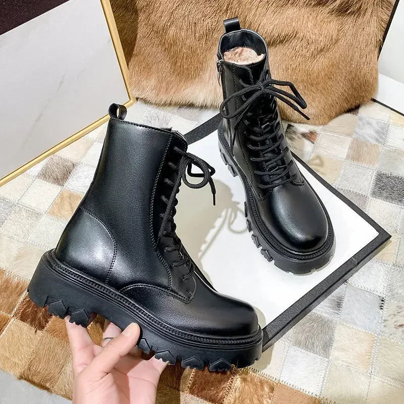 GR | Waterproof lace-up boots with fur lining