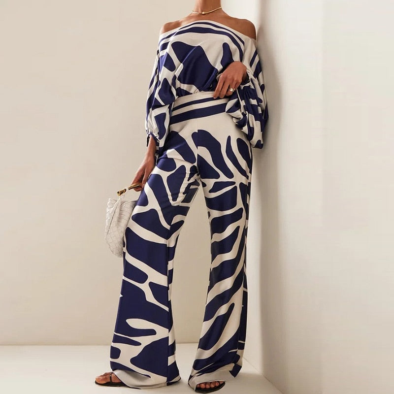 GR | Off-the-shoulder set with a striking pattern