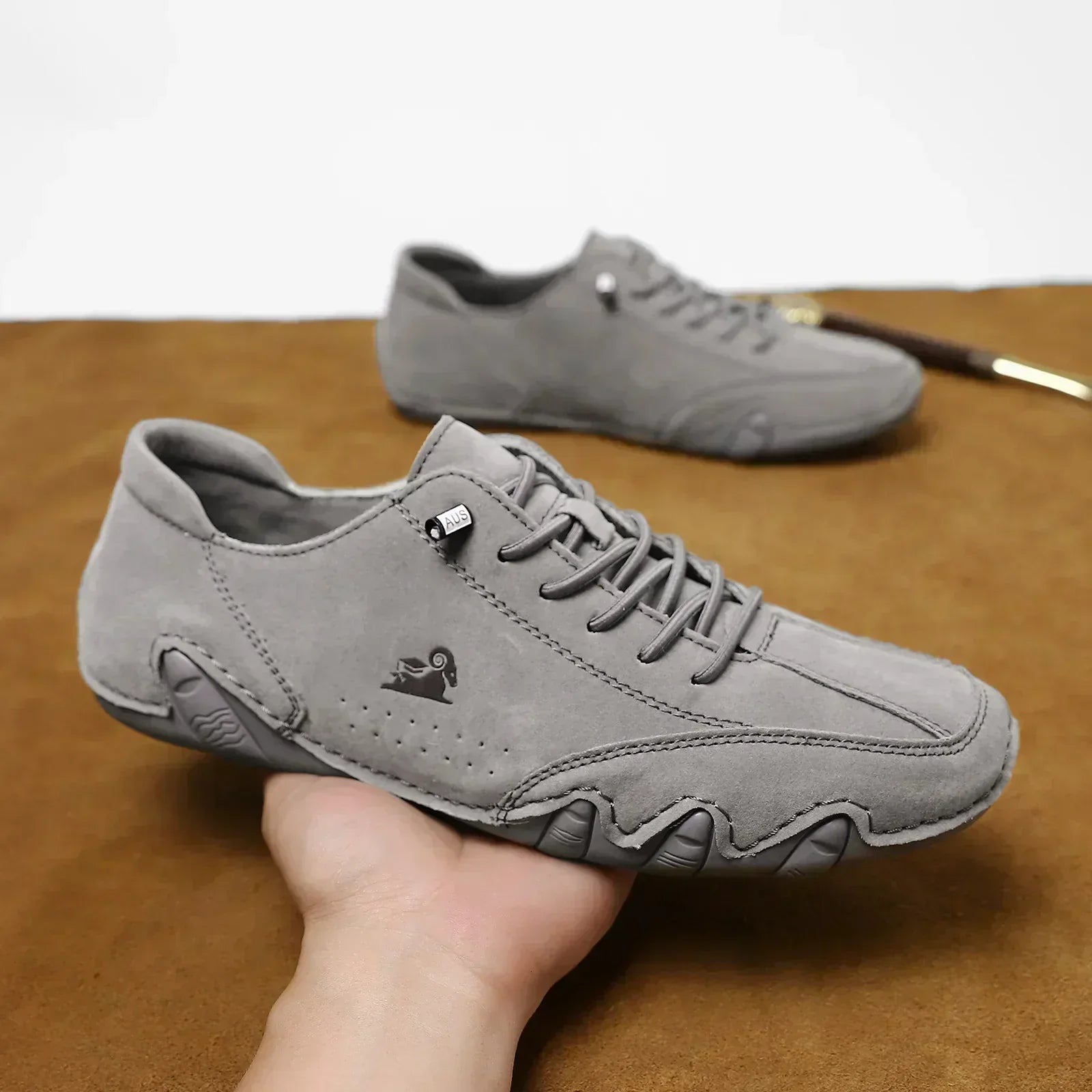 GR | Waterproof, non-slip sneakers with comfortable support