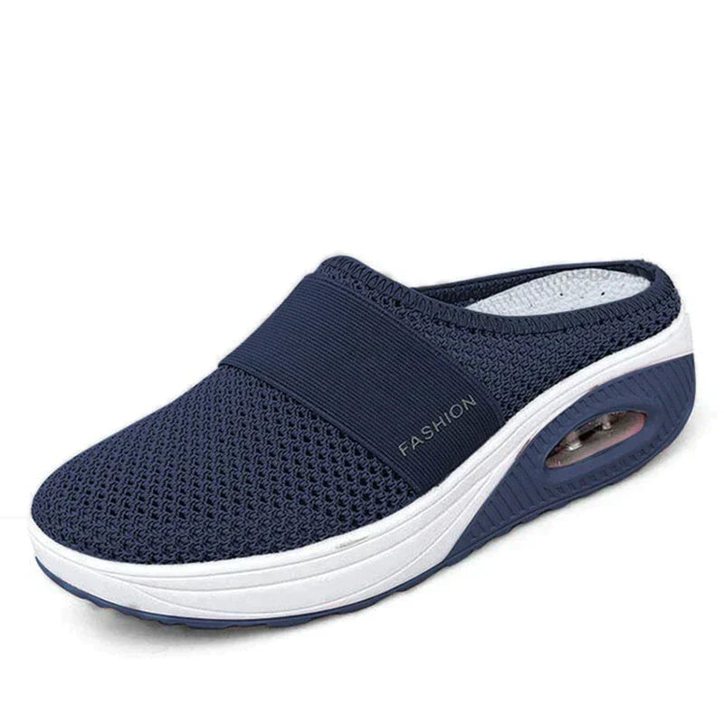 GR | Wedge-heeled shoes or orthopedic sandals
