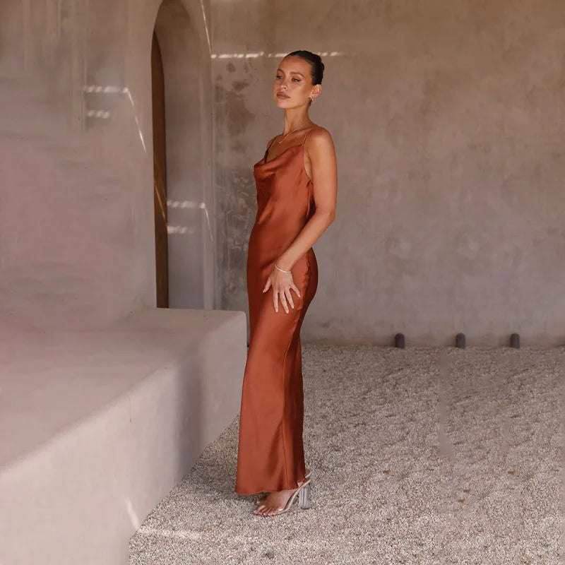 GR | Langes Satin Kleid