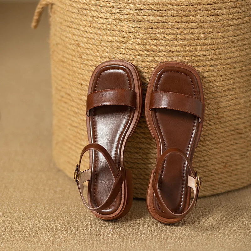 Elegant flat sandals
