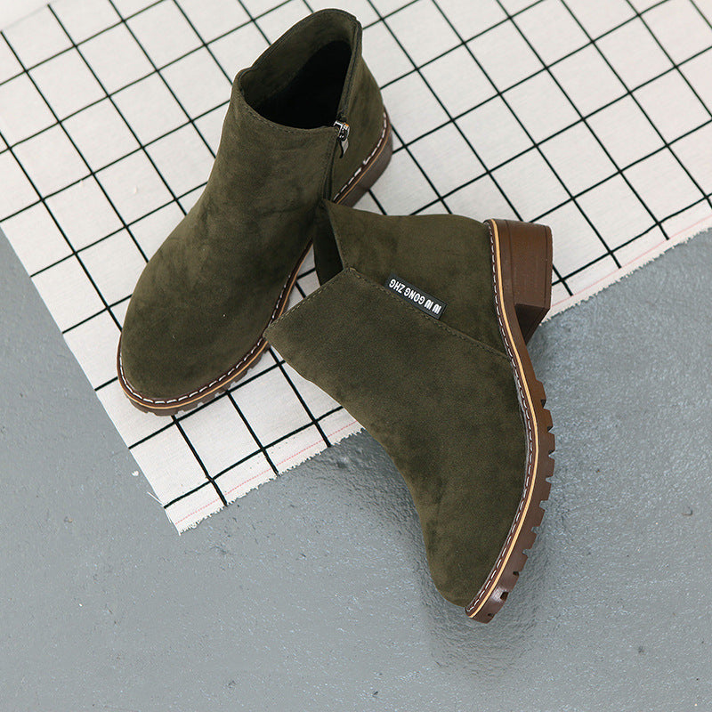 GR | Suede ankle boot with non-slip sole and side zipper