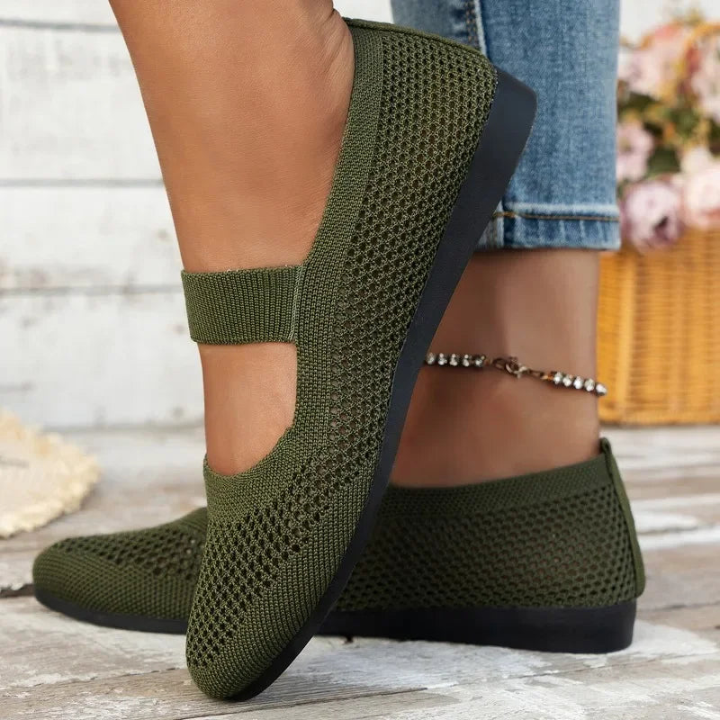 GR | Comfortable shoes with straps