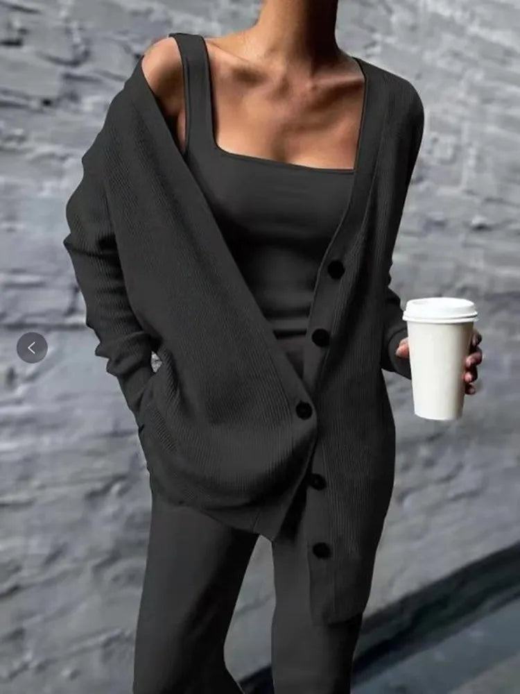 GR - Knitted three-piece set