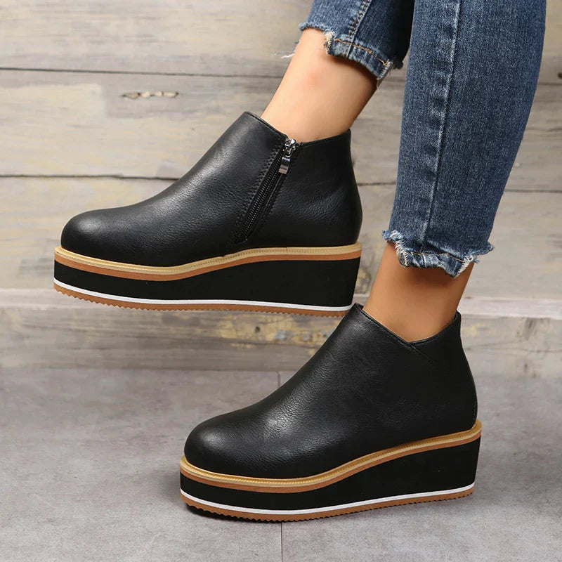 GR - Stylish ankle boots with zipper and platform