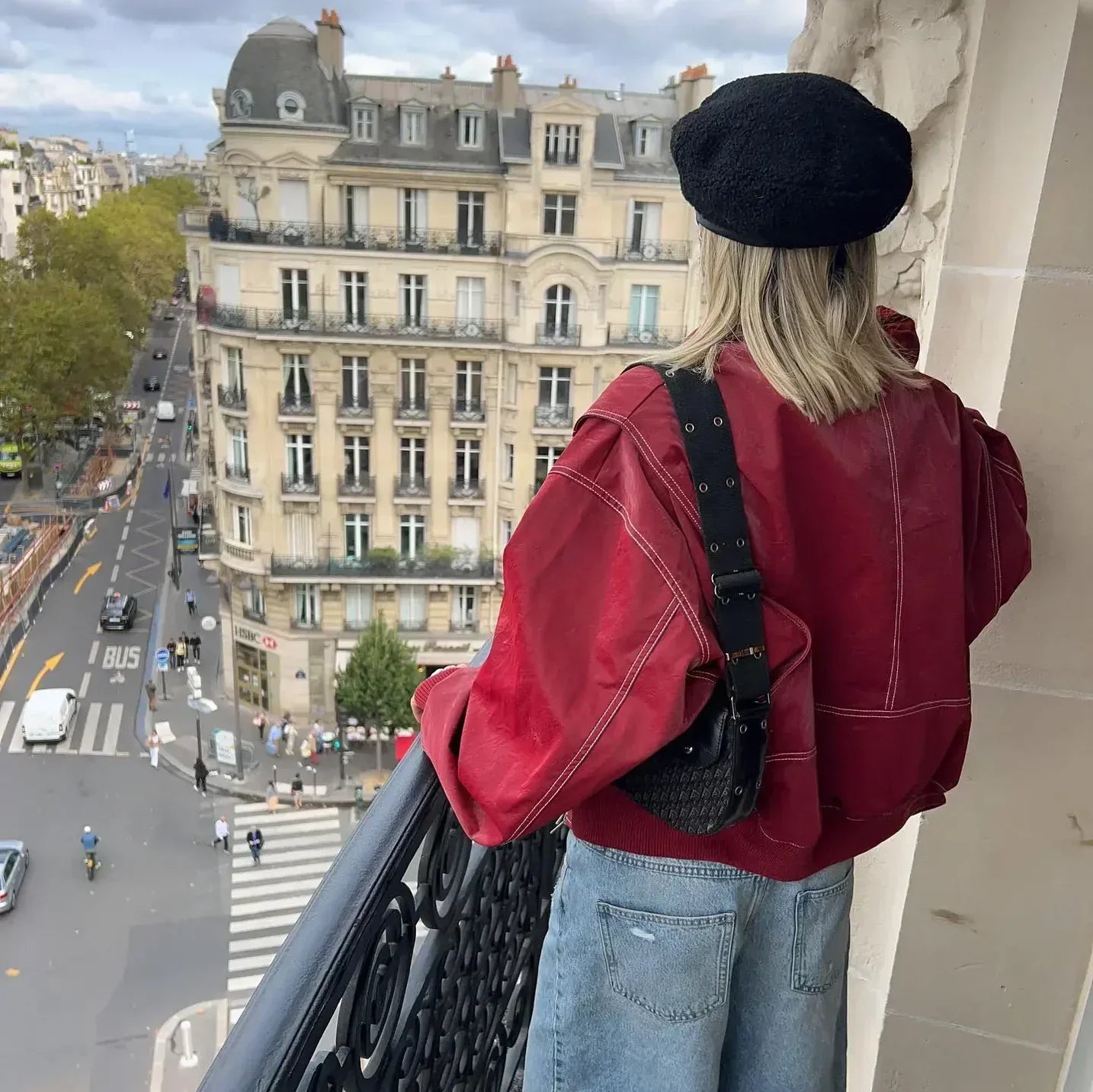 GR | Oversized leather jacket with urban flair
