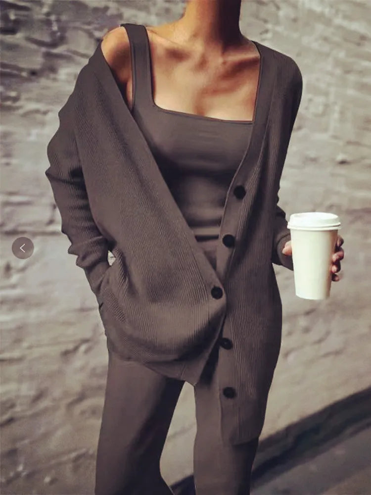 GR - Knitted three-piece set