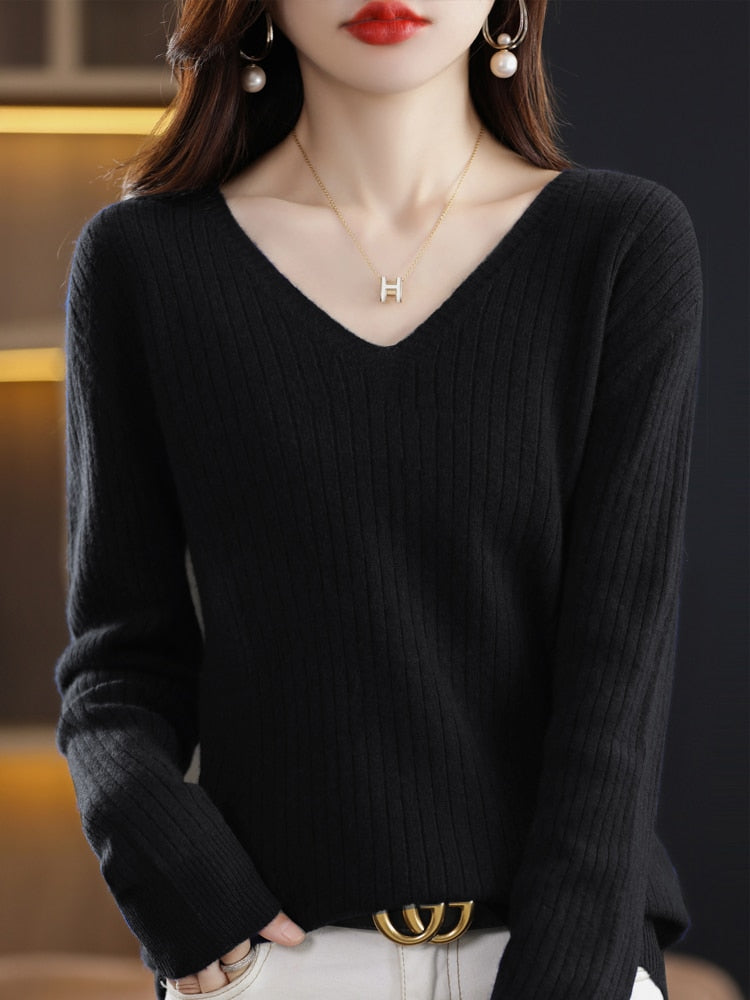 GR - V-neck knitted sweater - Women's elegant patterned sweater