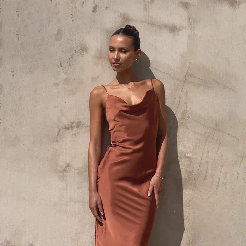 GR | Langes Satin Kleid